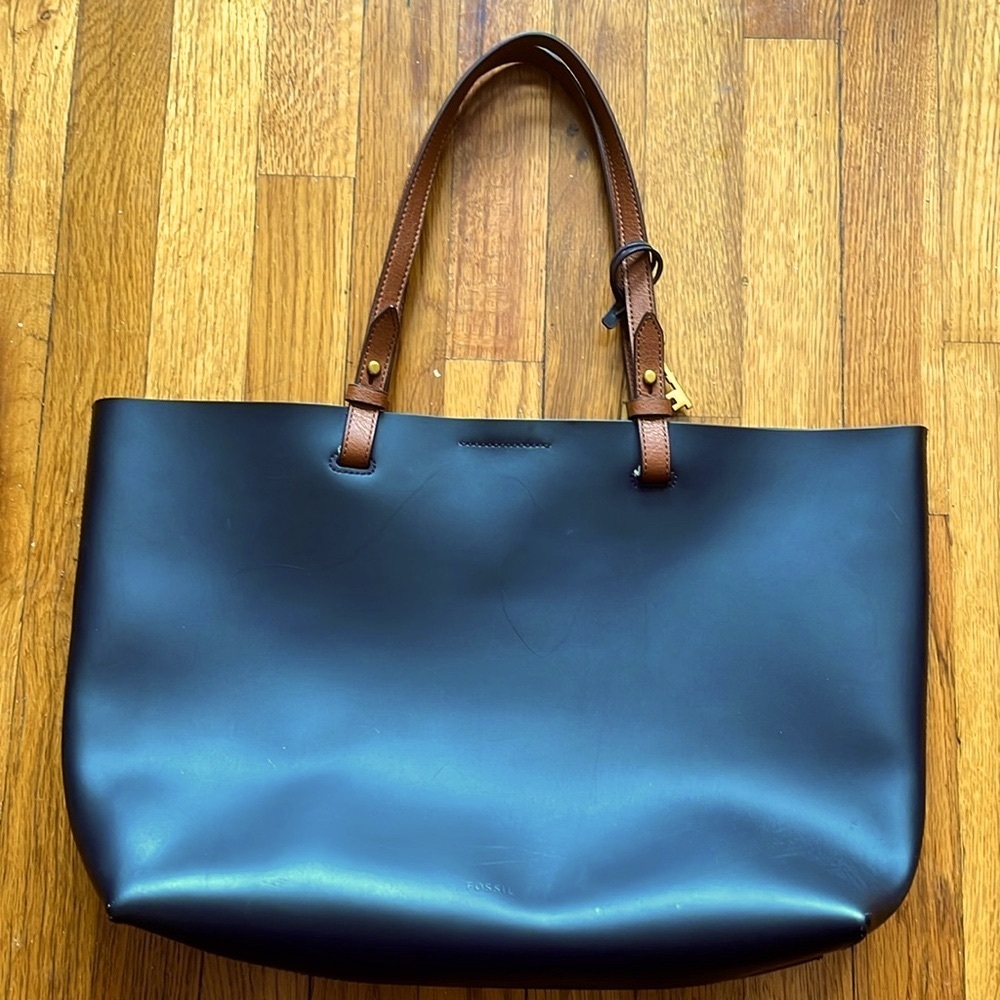 FOSSIL | LARGE TOTE | RUBBERIZED LEATHER | BLACK WITH BROWN HANDLES| GENTLY USED